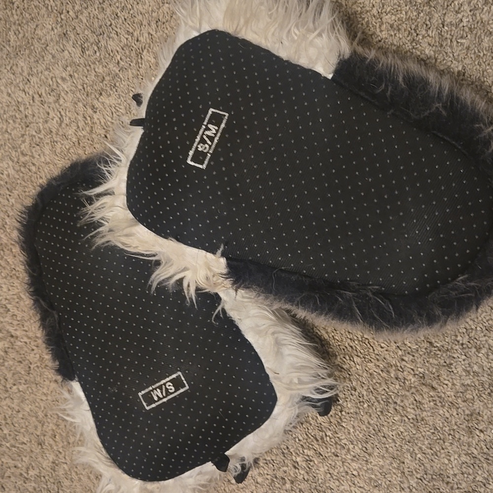 Slippers - Picture 3 of 3
